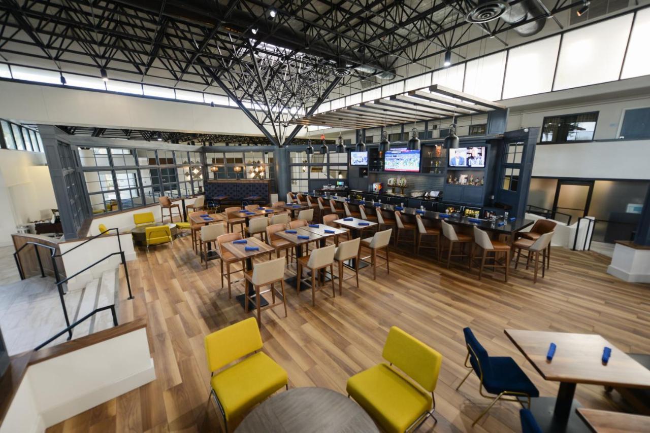Crowne Plaza Jacksonville Airport By Ihg Exterior photo